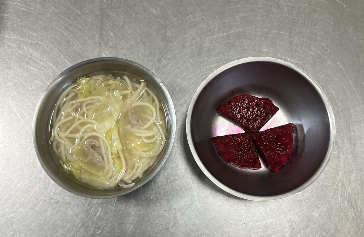 榨菜肉絲麵.水果
