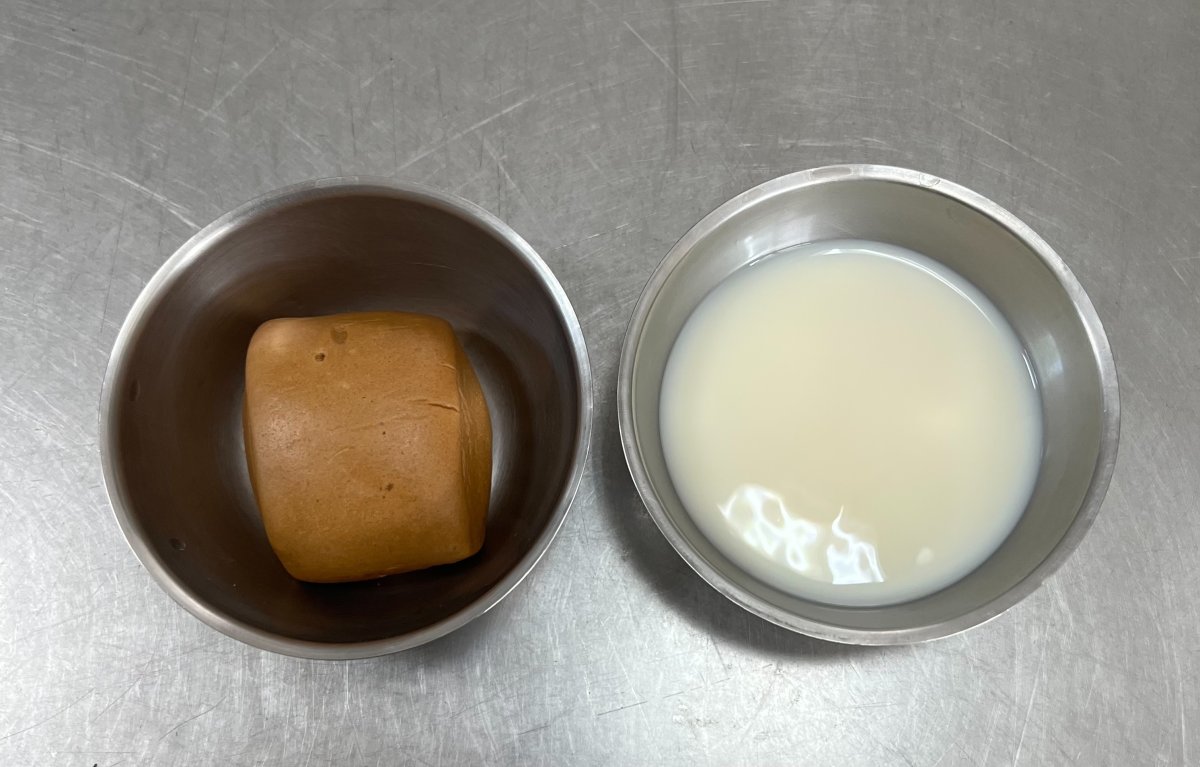 黑糖饅頭.牛奶