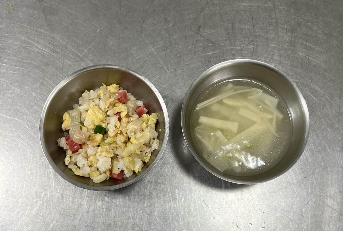 火腿蛋炒飯、竹筍湯