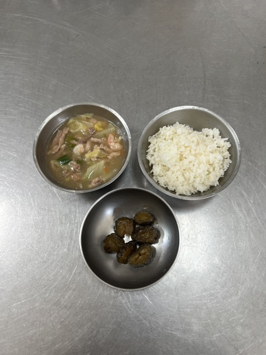 海鮮蔬菜肉絲燴飯、脆瓜