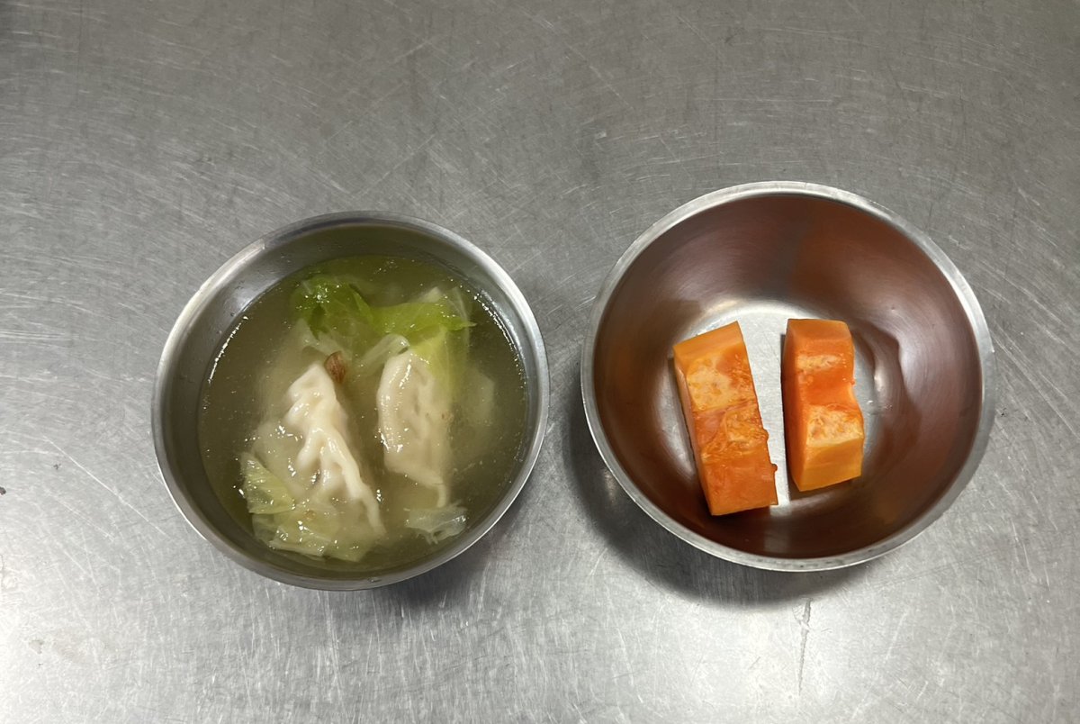 水餃湯、水果